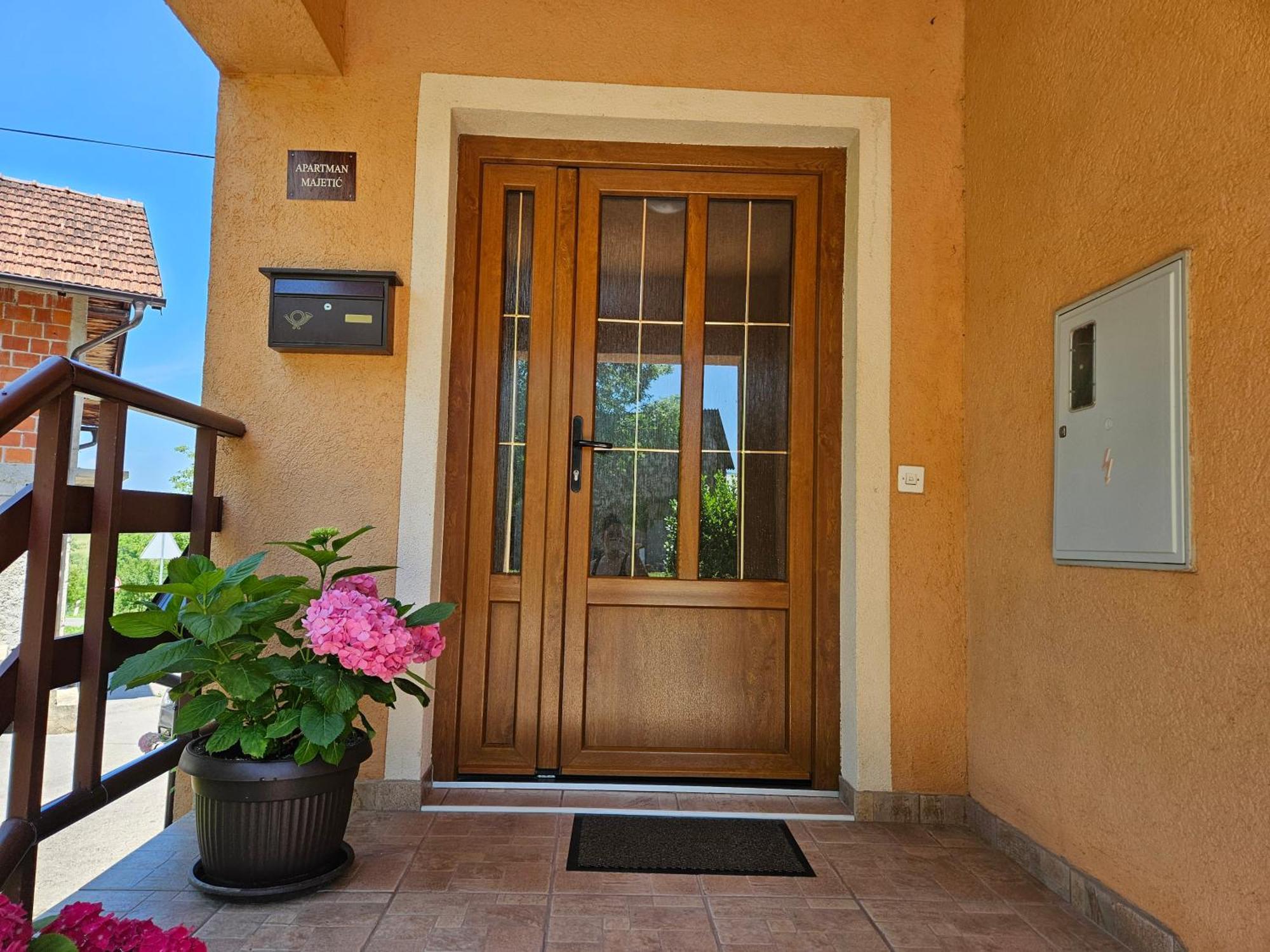Apartment Majetic Gornji Vaganac 외부 사진